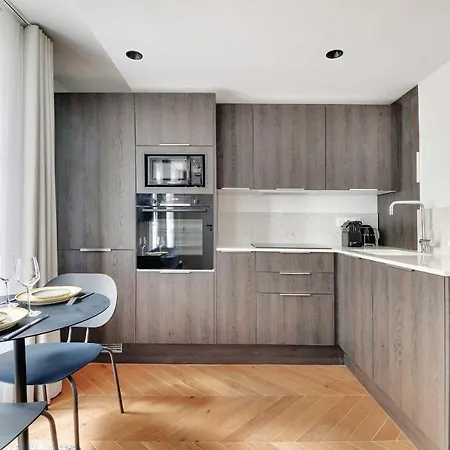Brand New Modern Studio In Central - 2p - B1