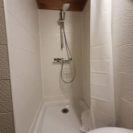 Appartement Studio 9m2 Champs Elysees Arc De Triomphe75008 Paris