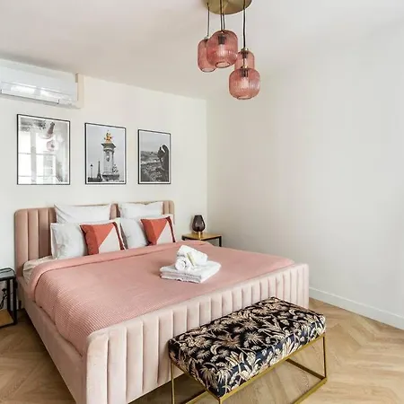 Sophiestay - Contemporary Apt- King Size Bed Apartment