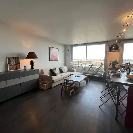 Apartment Above Eiffel Tower View Balcony