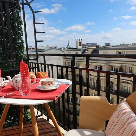 Eiffel Tower View Rooftop Studio * Paris