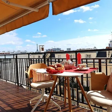 Eiffel Tower View Rooftop Studio Paris