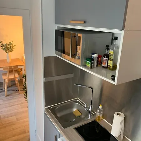 Moderne Au Coeur De Batignolles * Париж