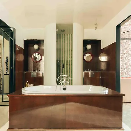 Les Cinabre Hotel *