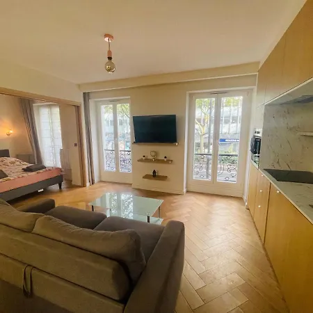 Jean Jaures Apartment