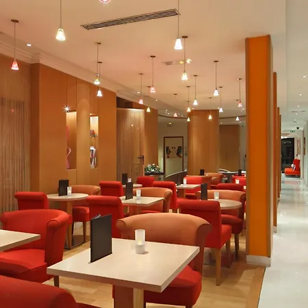 Westside Arc De Triomphe Hotel