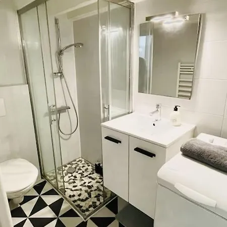 Apartment Le Ptit Parisien - Champs Elysees - Metro & Wifi *