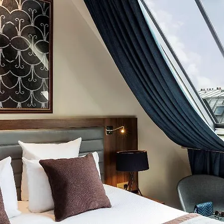 Mayflower Opera 4*