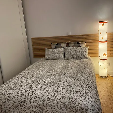 Apartament Dream Dwell Paris- The 6th District Historical Near Montparnasse Paryż