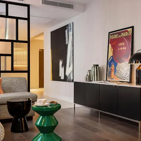 Hotel Moderniste 4*