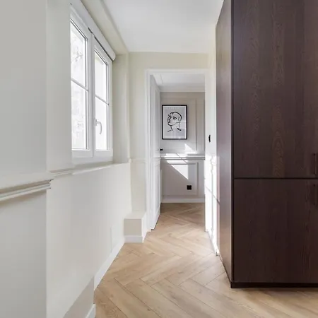Poetic - Louvre Apartmán *