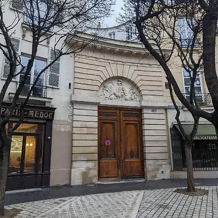 Privee Centre De Proche Marais Проживание в семье