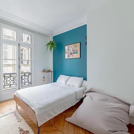 Very Spacious And Stylish At The Opera. Apartment Paris