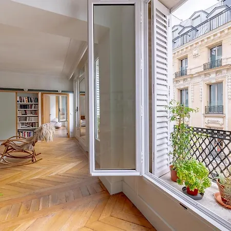 Apartment Very Spacious And Stylish At The Opera.