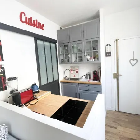 Quiet And Charming Studio For Two In 2th * Paris