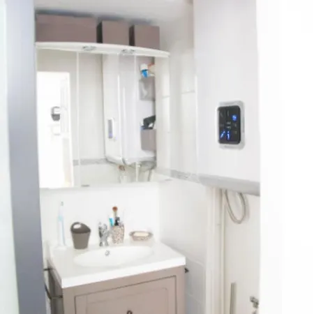 Apartment Quiet And Charming Studio For Two In 2th *