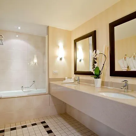 Radisson Blu Hotel. Paris-boulogne * Булонь-Бийанкур