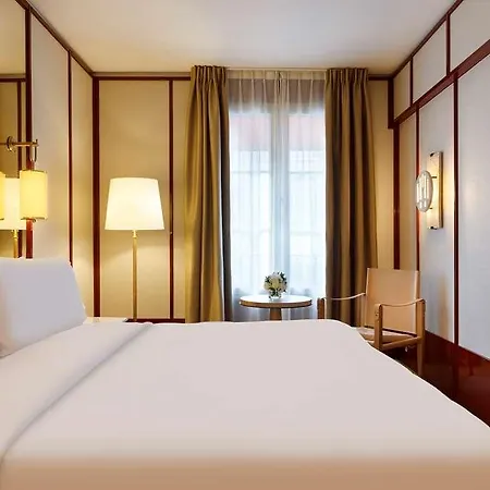 Hotel Le Belgrand Champs Elysees Tapestry By Hilton Parigi
