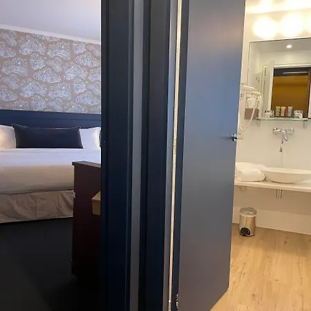 Le Pergolese Champs Elysees Hotel