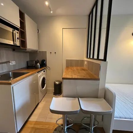 Апартаменты Dream Dwell -studio With Balcony 800m To Trocadero And Tour Eiffel *