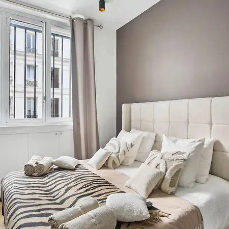 公寓 Champs Elysees Luxury 3 Bed *