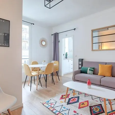 In Republique - 6p Apartment