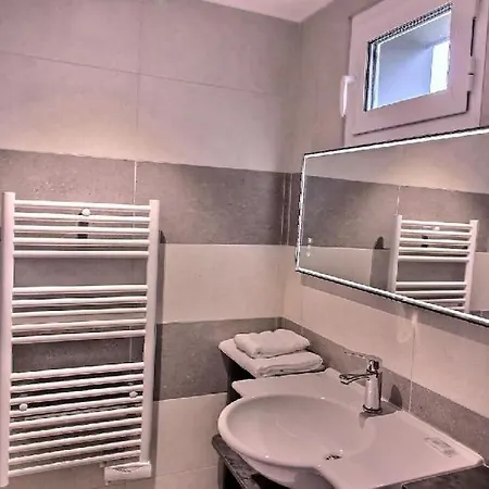 S18933 - 2 Personne A Apartment