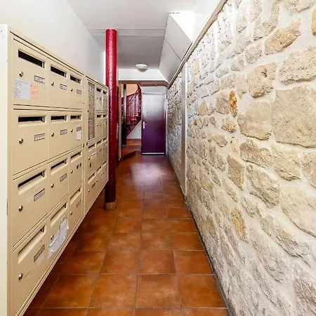 1 Bedroomed Repos 公寓