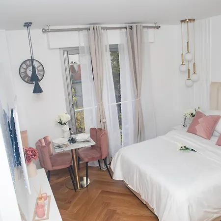 Paris' Premium Romantic París