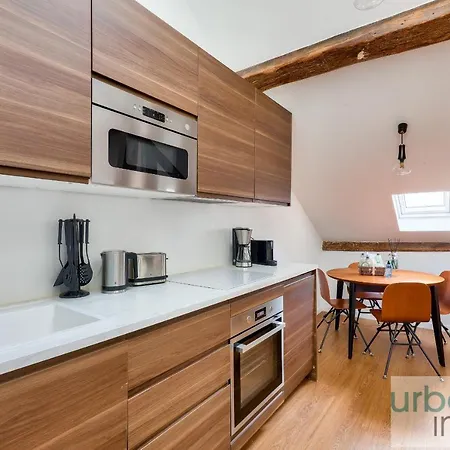 Apartment Urban Flat 117 - Charming 3bdr In *