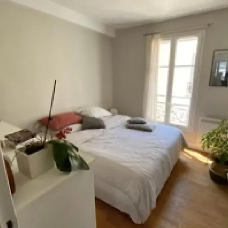 Apartment Very Bright Cocoon Near Buttes-chaumont *