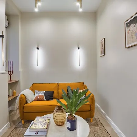 Montmartre By Studio Prestige * Paris