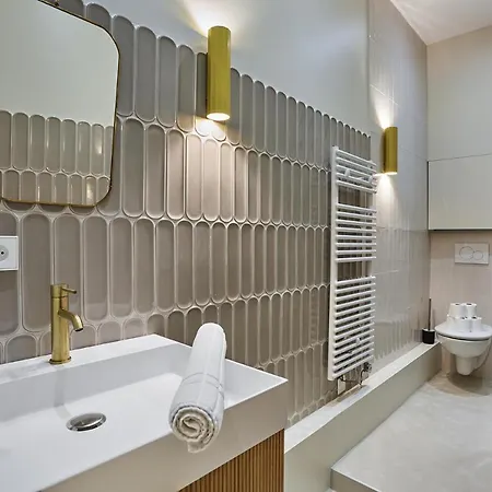 Montmartre By Studio Prestige