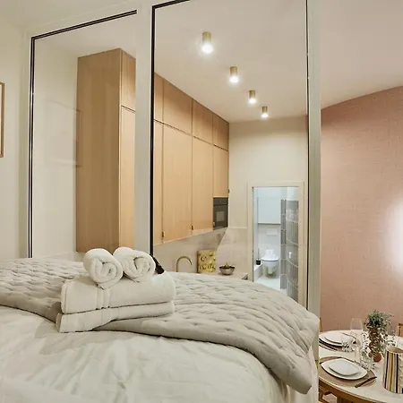 Apartment Montmartre By Studio Prestige Paris