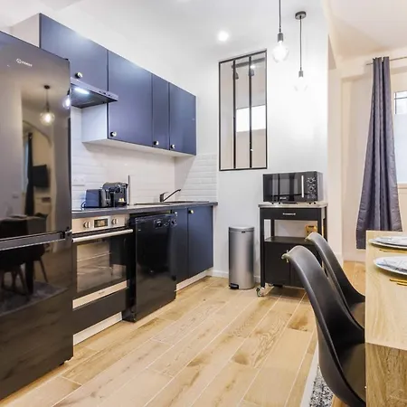 Apartment Magnificent Duplex - 2br-6p - Near Montmartre *
