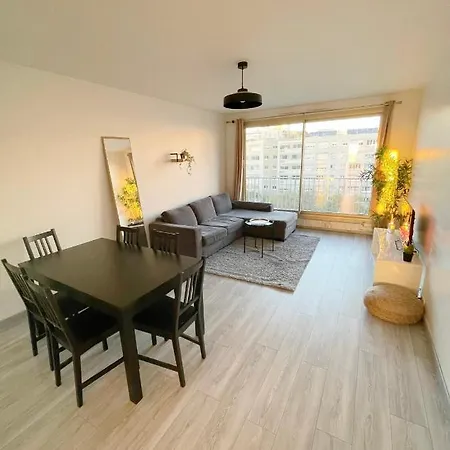 2 Bedroom In Middle Of Paris