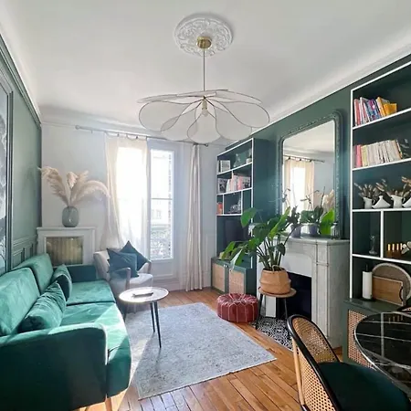 Apartment Renewed And Well-decorated In 12th