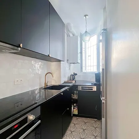 Apartment Renewed And Well-decorated In 12th *