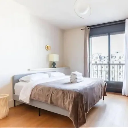 Avenue Montaigne Luxury 2br 4p Daire *
