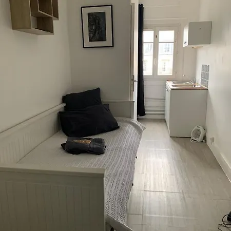Guest Nearby Champs Elysees Apartment Paris