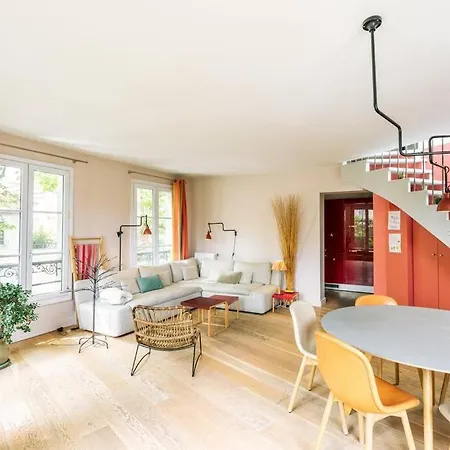 Duplex Lumineux 90 M2 Avec Terrasse * Paris