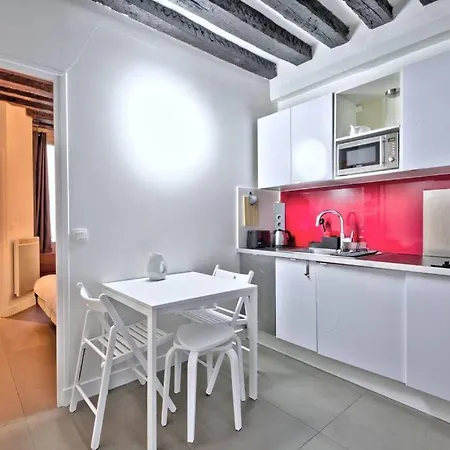 1 Bedroom Only 15 Min Walk To The Louvre