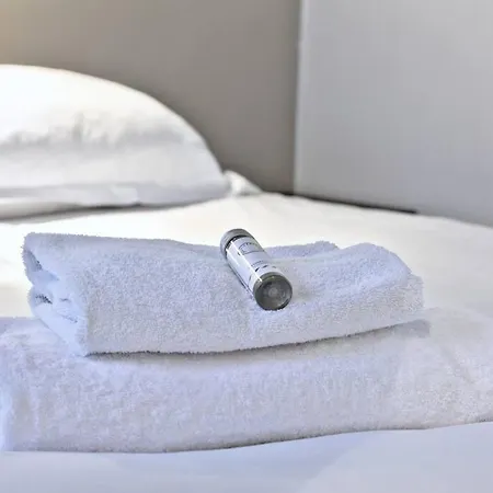 Appartement 1 Bedroom Only 15 Min Walk To The Louvre Paris