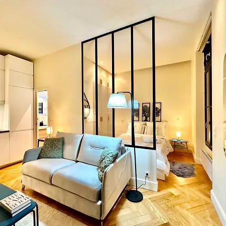 Eiffel Tower Champs De Mars Apartment *