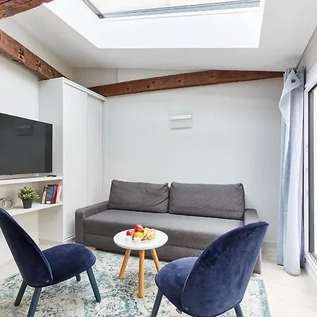 St Germain Des Pres With Balcony - Cityapartmentstay