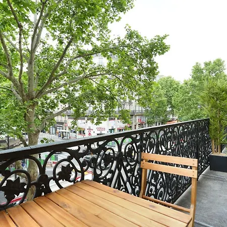 Center Of By Prestige Apartment *