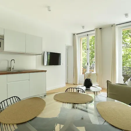 Center Of By Prestige Paris