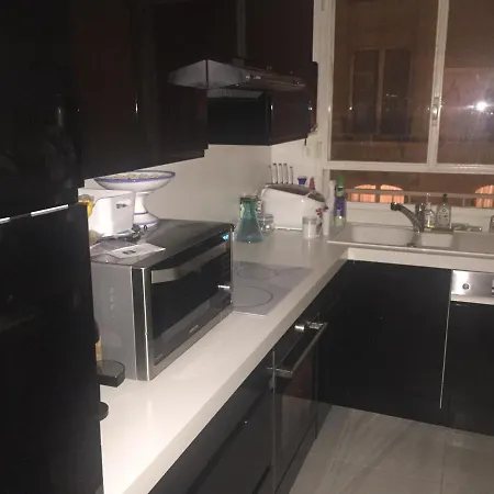 Private Bedrooms Near Eiffel Tower Homestay Paris