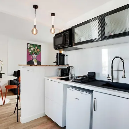 Modern - 2br-4p - Sacre-coeur Apartment *