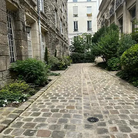 Appartement Exclusif Quartier Latin Avec Jardin, Charme Fou !